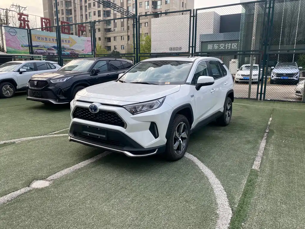 Toyota RAV4 Prime — фото 1