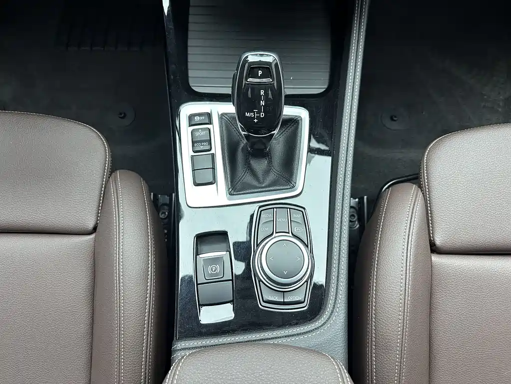 BMW 1 Series 2022 — фото 15