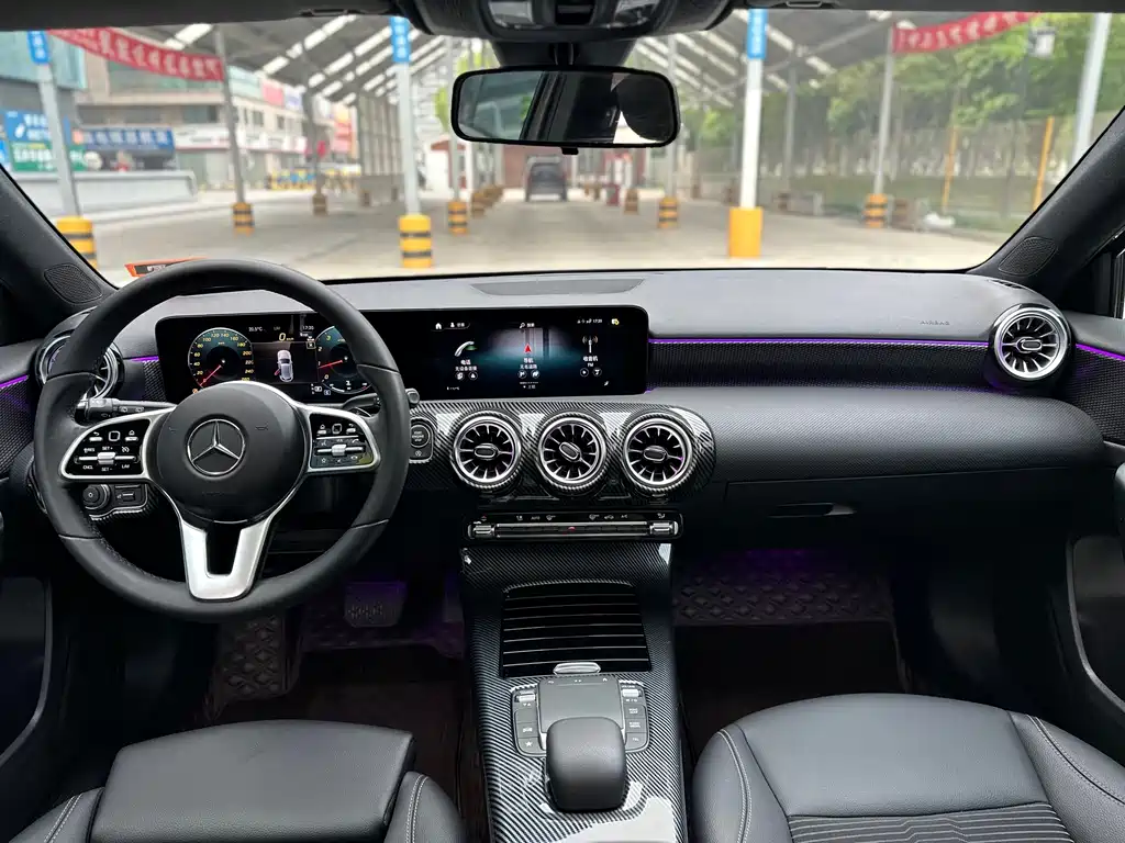 Mercedes-Benz A-Class 2022 — фото 10
