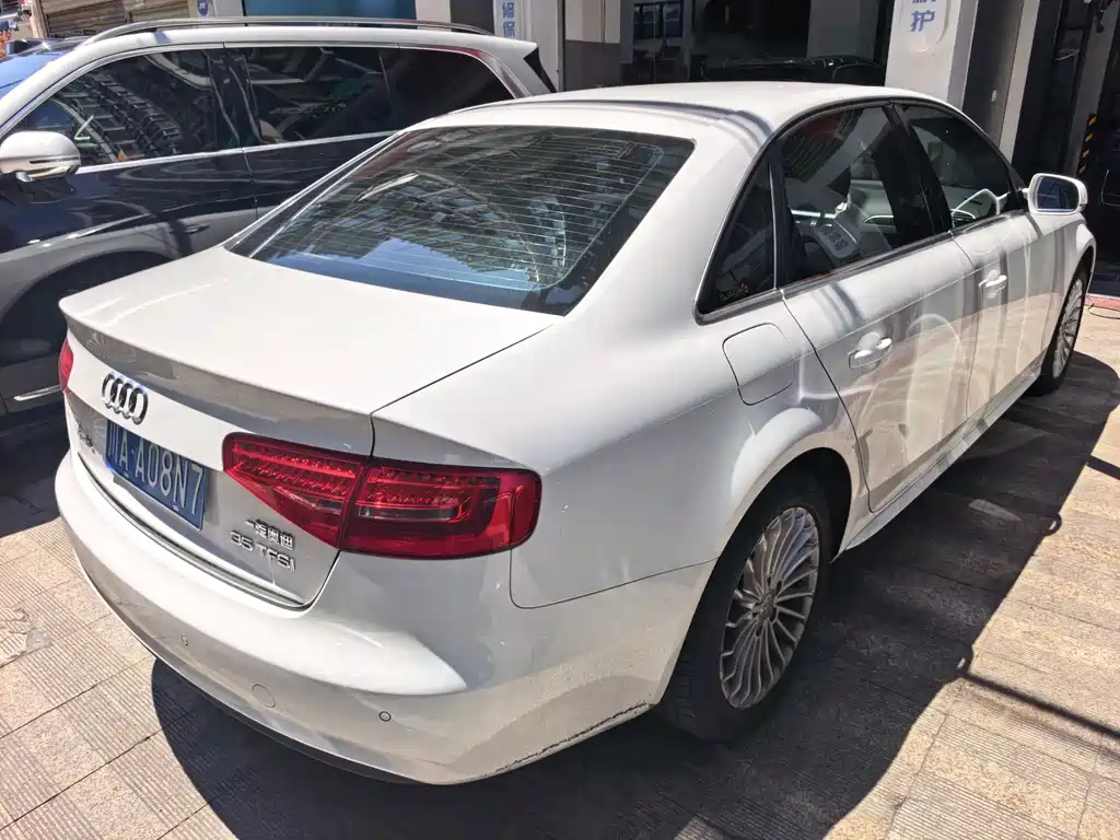 Audi A4L 2014