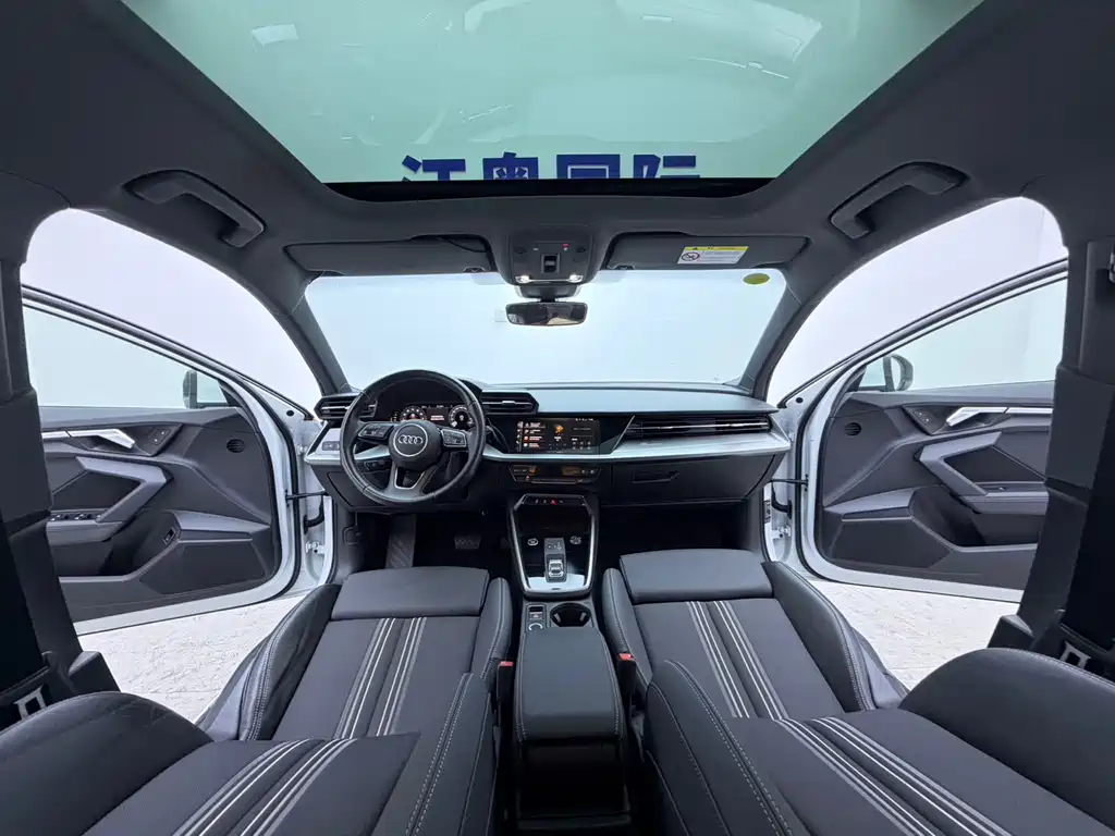Audi A3 2023 — фото 17