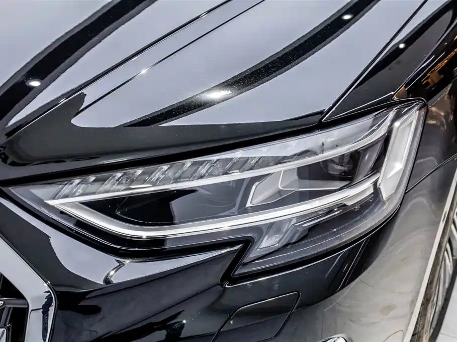 Audi A8 2022 — фото 16