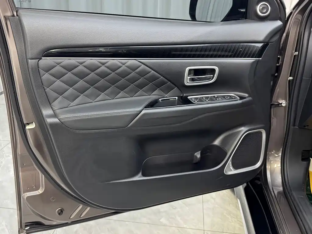 Mitsubishi Outlander 2022 — фото 15