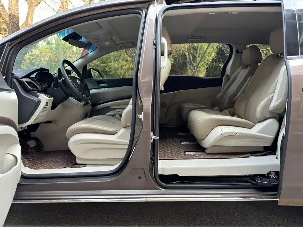Buick GL8 2023