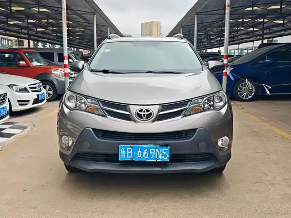 Toyota RAV4 2015