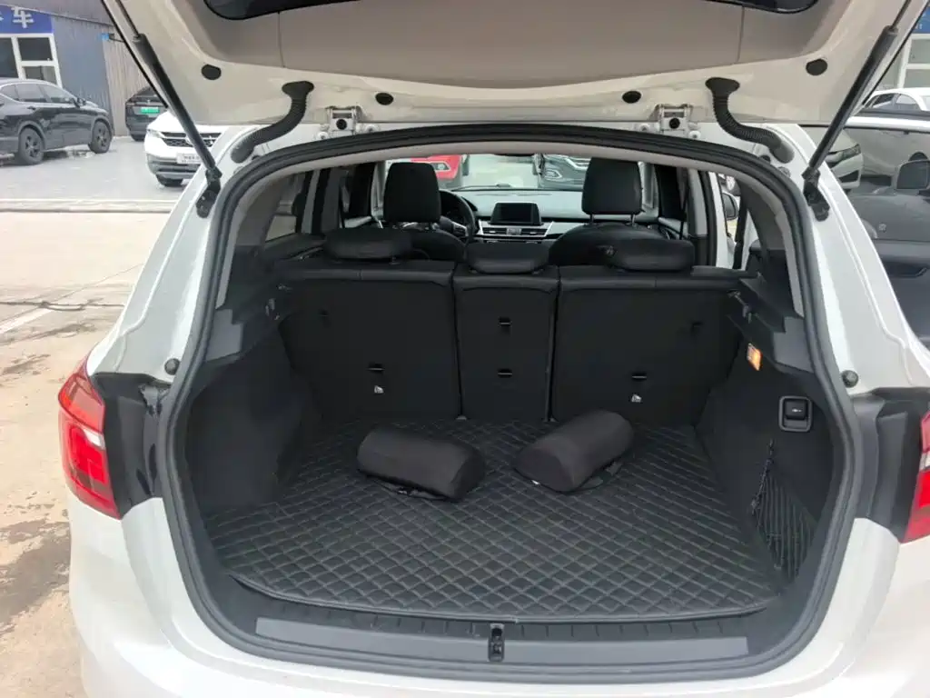 BMW 2 Series Station Wagon 2018 — фото 19