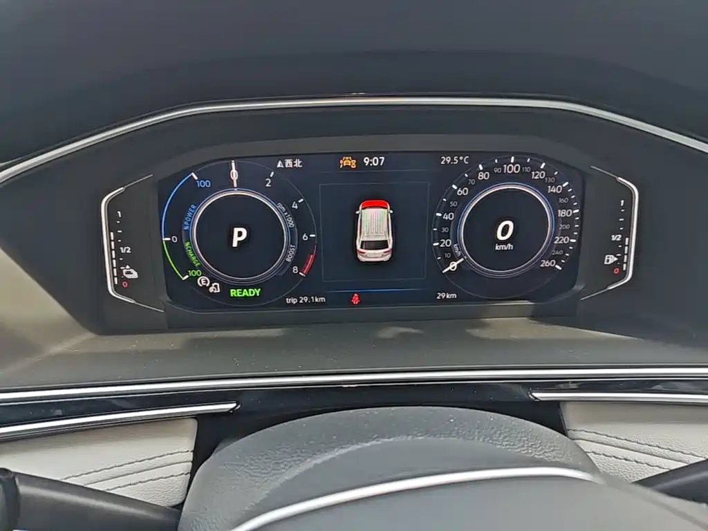 Volkswagen Tiguan L Plug-In Hybrid 2023 — фото 8