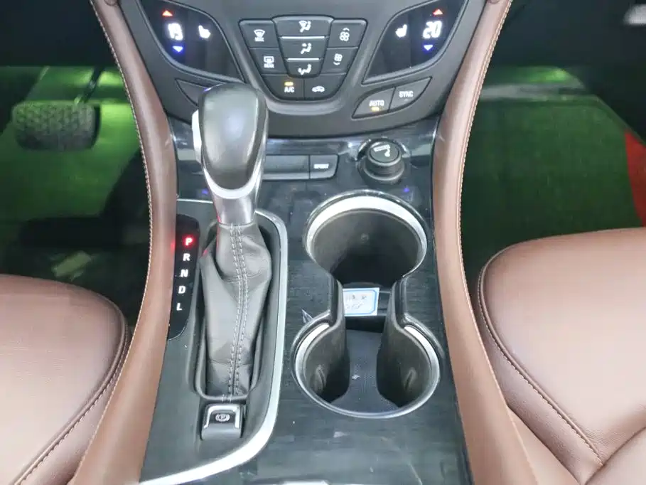 Buick Envision Plus 2018 — фото 9