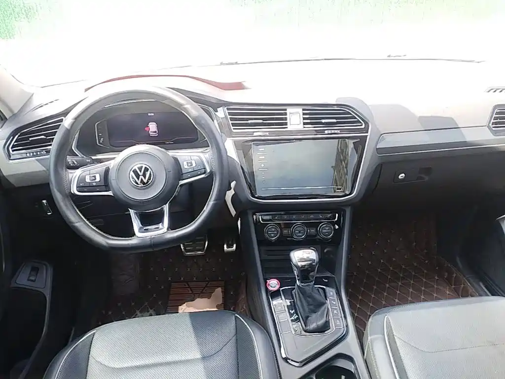 Volkswagen Tiguan L 2021 — фото 10