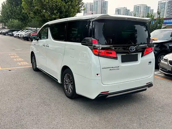 Toyota Vellfire 2023