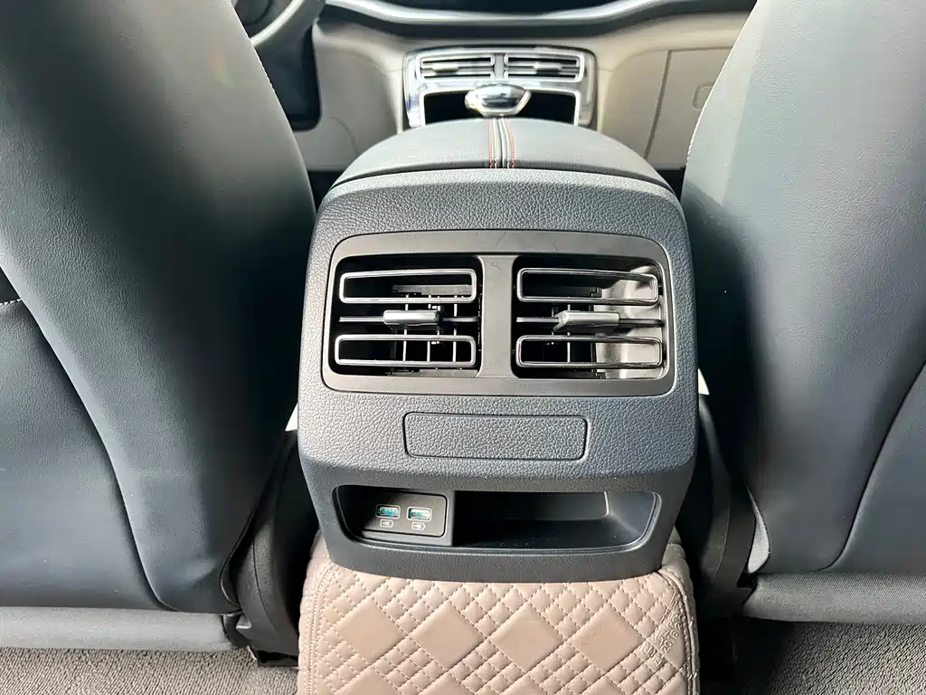 BYD Qin PLUS 2023 — фото 27