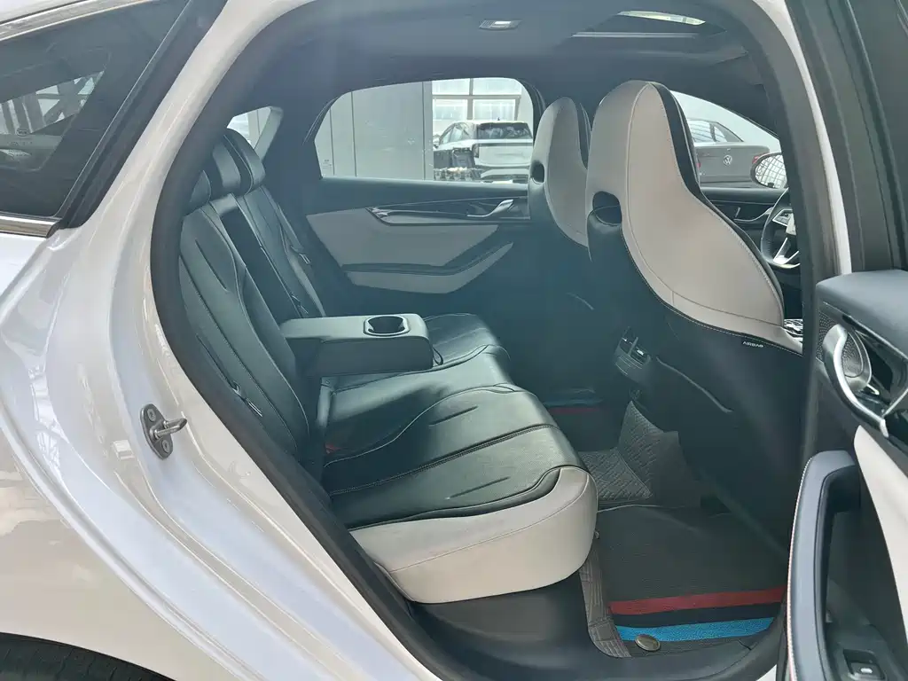 BYD Qin PLUS 2023 — фото 11
