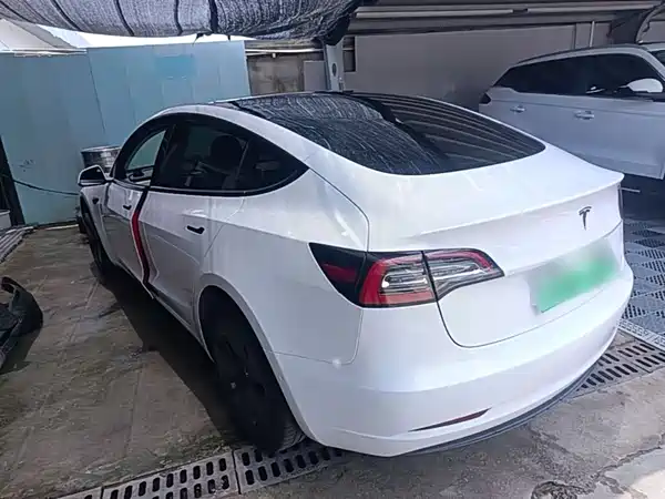 Tesla Model 3 2020