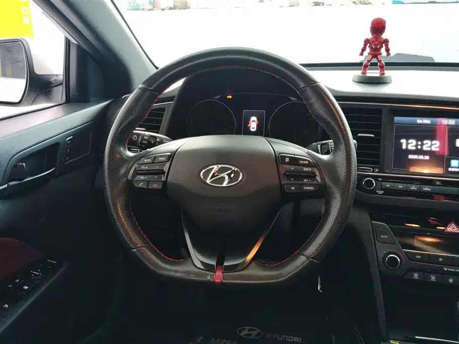 Hyundai Elantra 2016 — фото 15