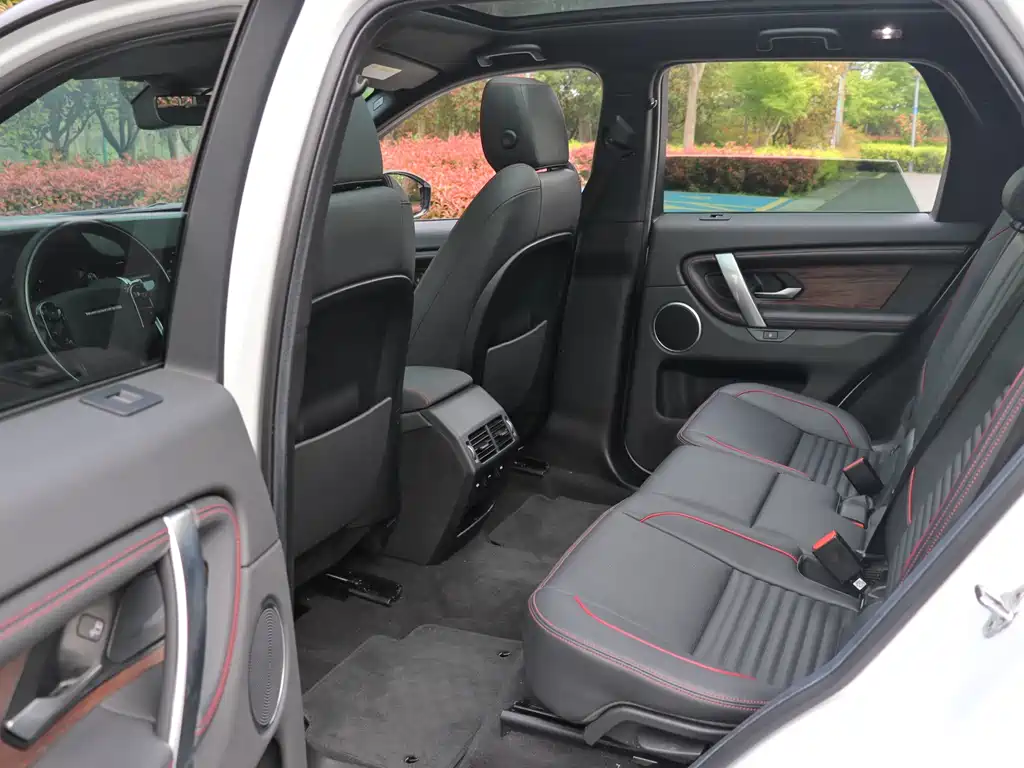 Land Rover Discovery Sport 2021 — фото 11