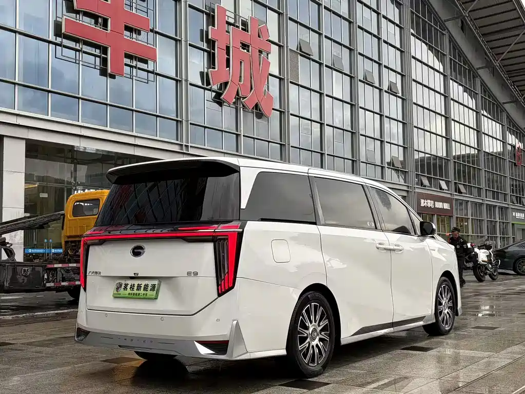 GAC Motor Trumpchi E9 2023 — фото 5