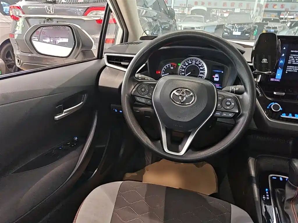 Toyota Corolla 2024 — фото 11