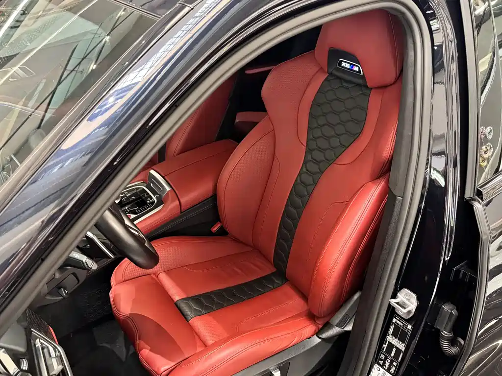 BMW X6 M 2023 — фото 17