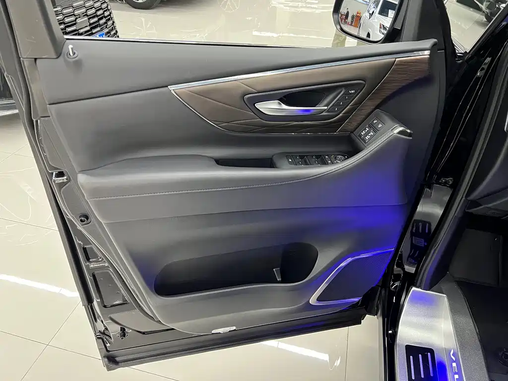 Toyota Vellfire 2023 — фото 20
