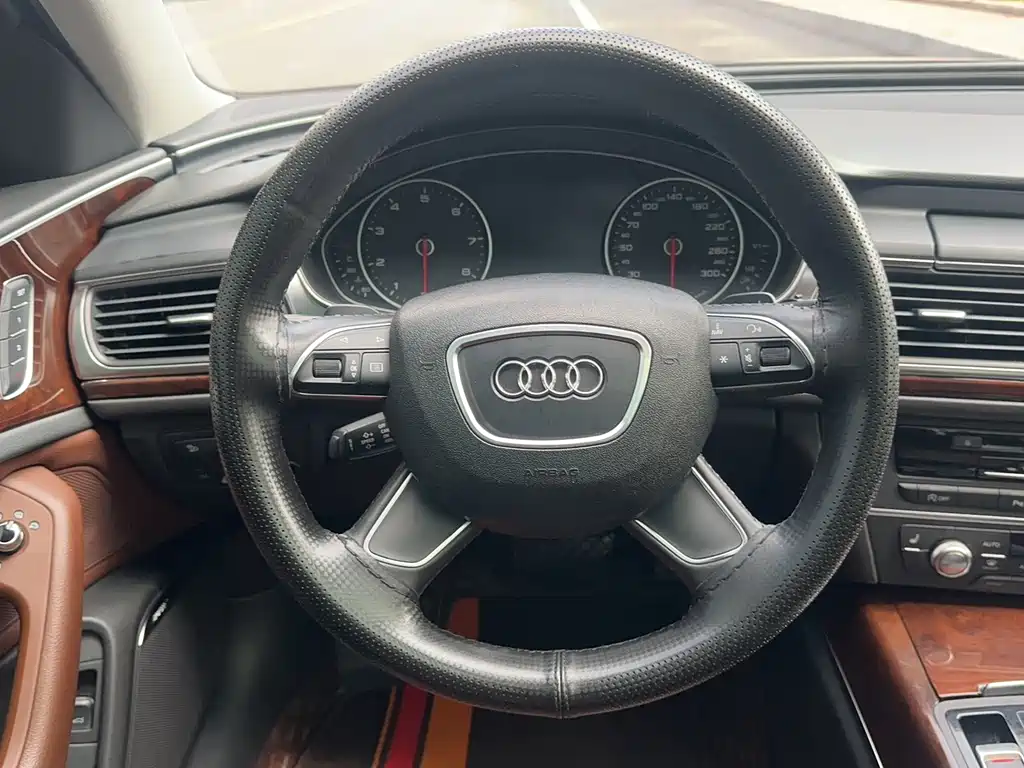 Audi A6L 2014 — фото 18
