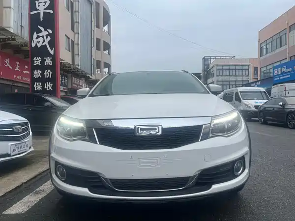Qoros 3 2016