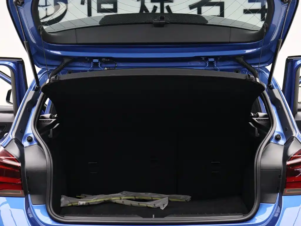 BMW 1 Series 2017 — фото 10