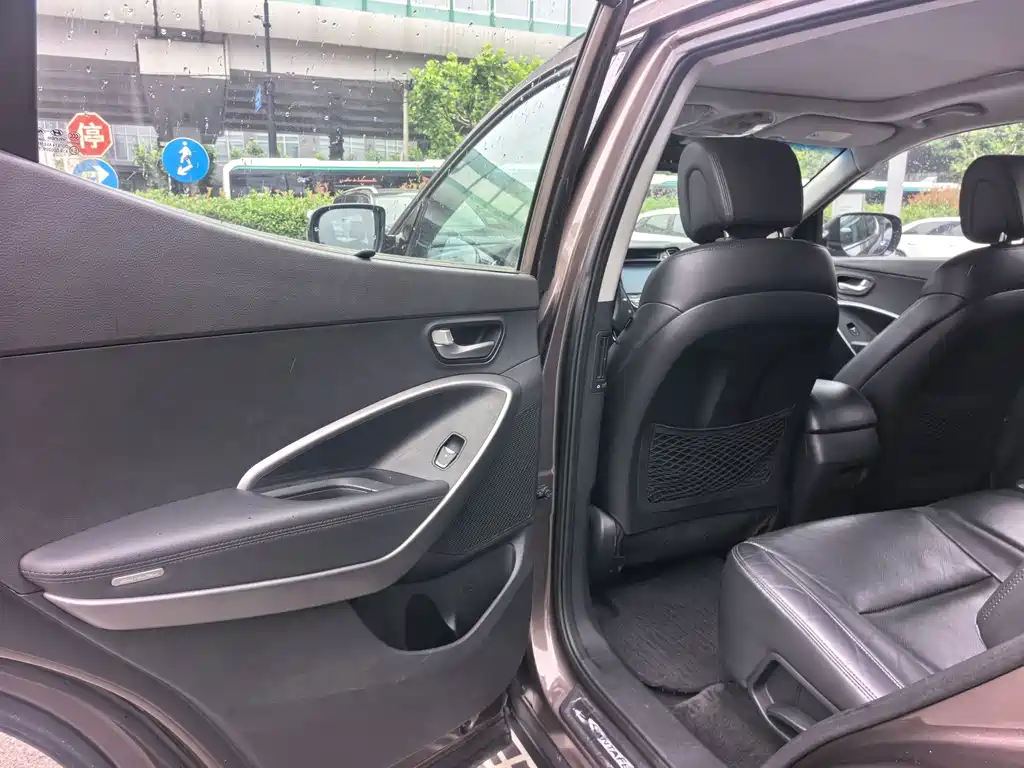 Hyundai Santa Fe 2015 — фото 11