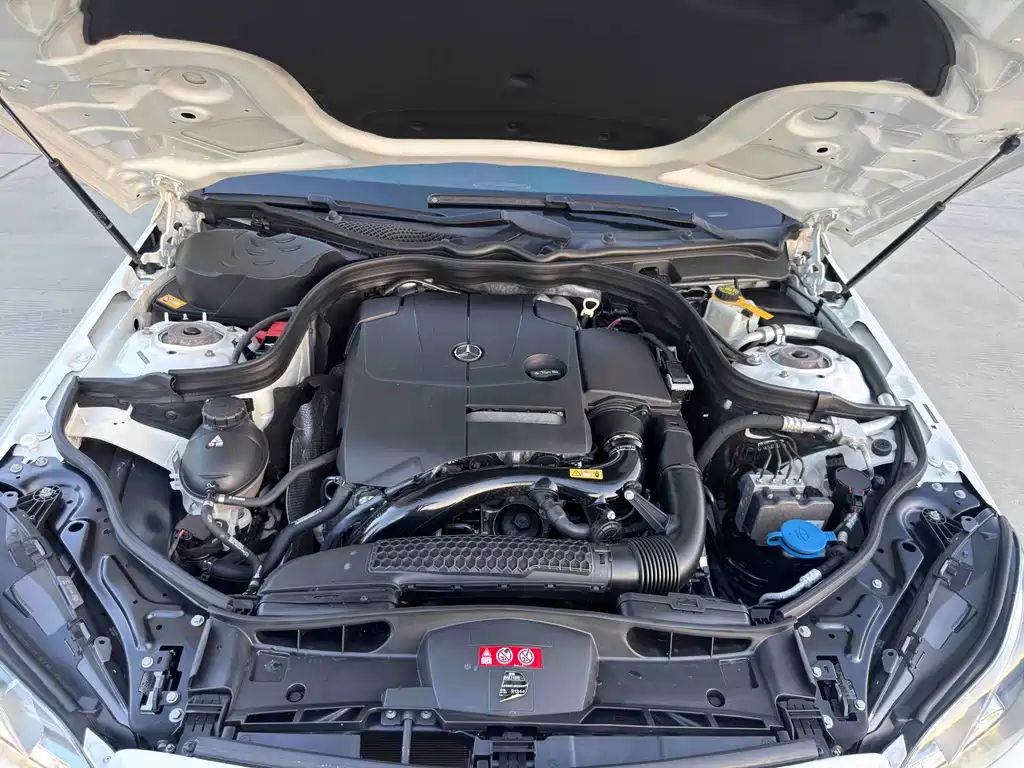 Mercedes-Benz E-Class 2015 — фото 24