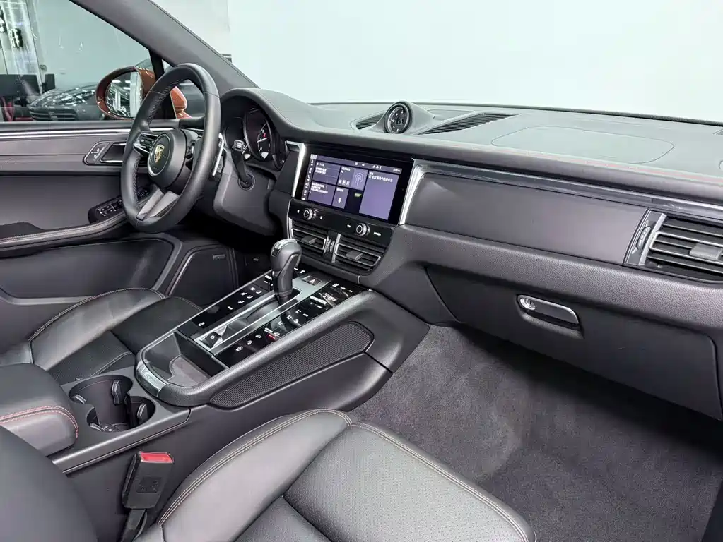 Porsche Macan 2022 — фото 11
