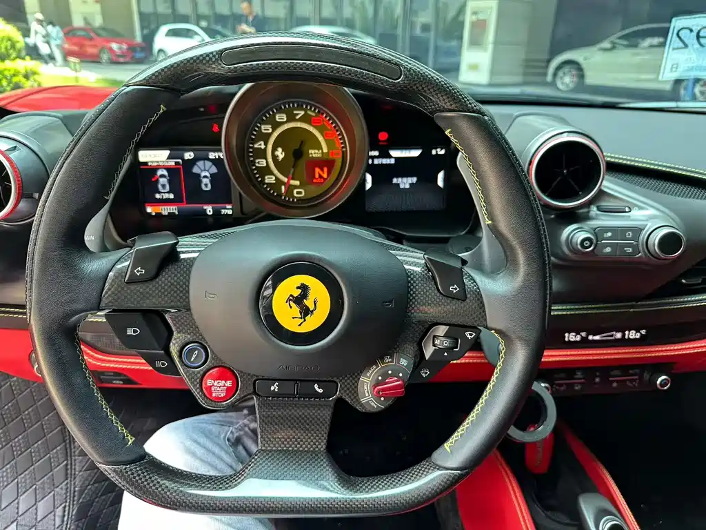 Ferrari F8 2023 — фото 8