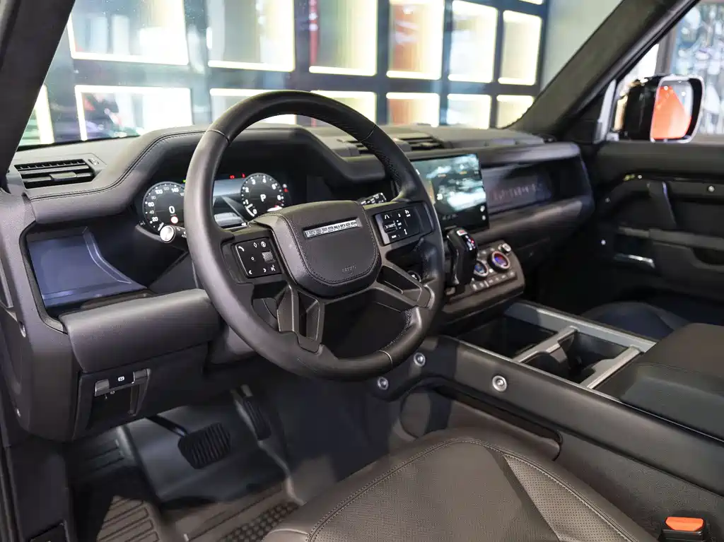 Land Rover Defender 2025 — фото 15