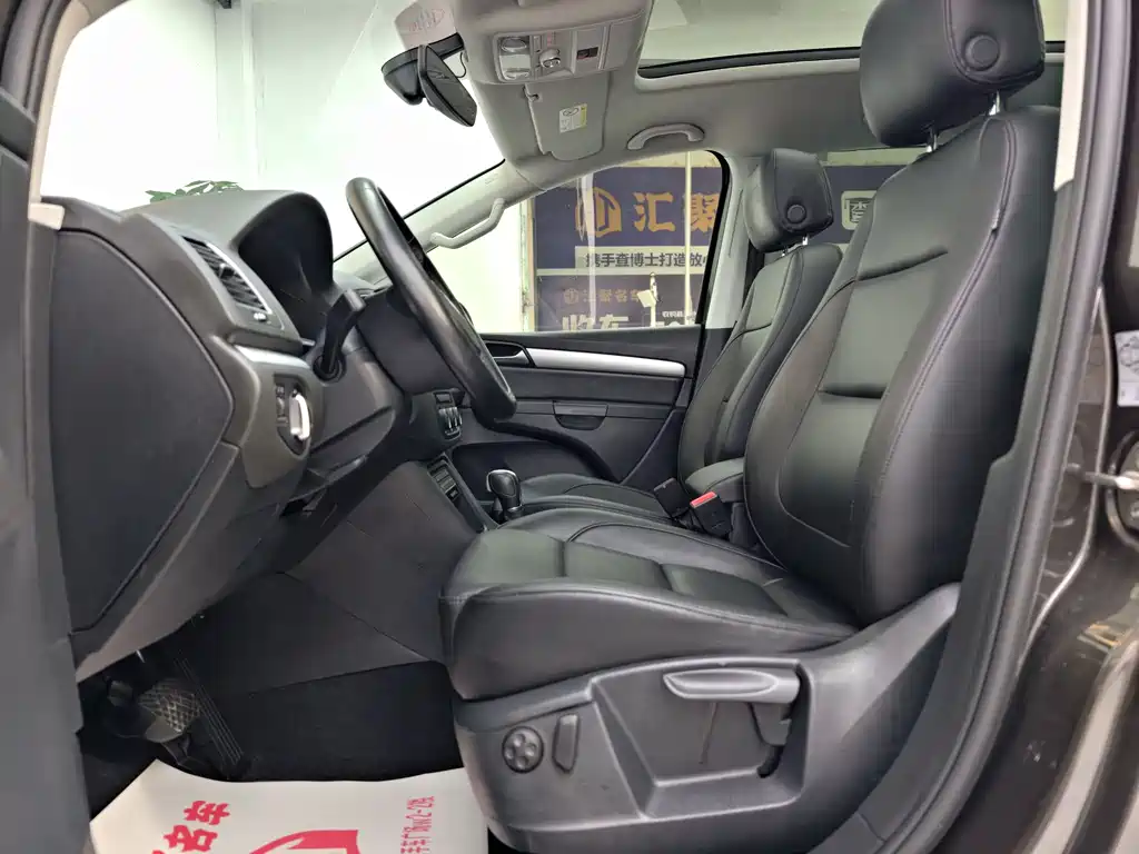 Volkswagen Sharan 2017 — фото 14