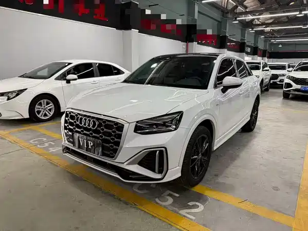 Audi Q2L 2023