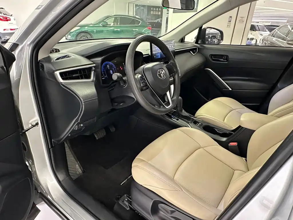 Toyota Frontlander 2024