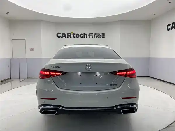 Mercedes-Benz C-Class 2024