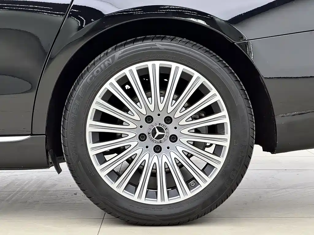 Mercedes-Benz E-Class 2023 — фото 15