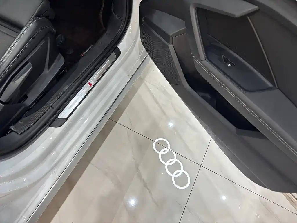 Audi A3 2023 — фото 18