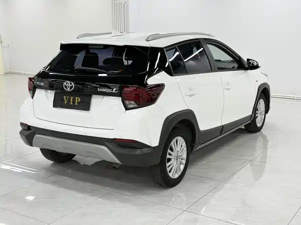 Toyota Yaris L 2022