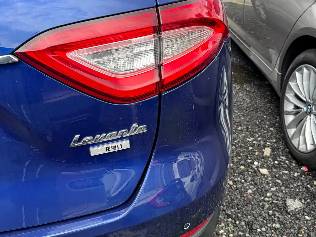 Maserati Levante 2017 — фото 18