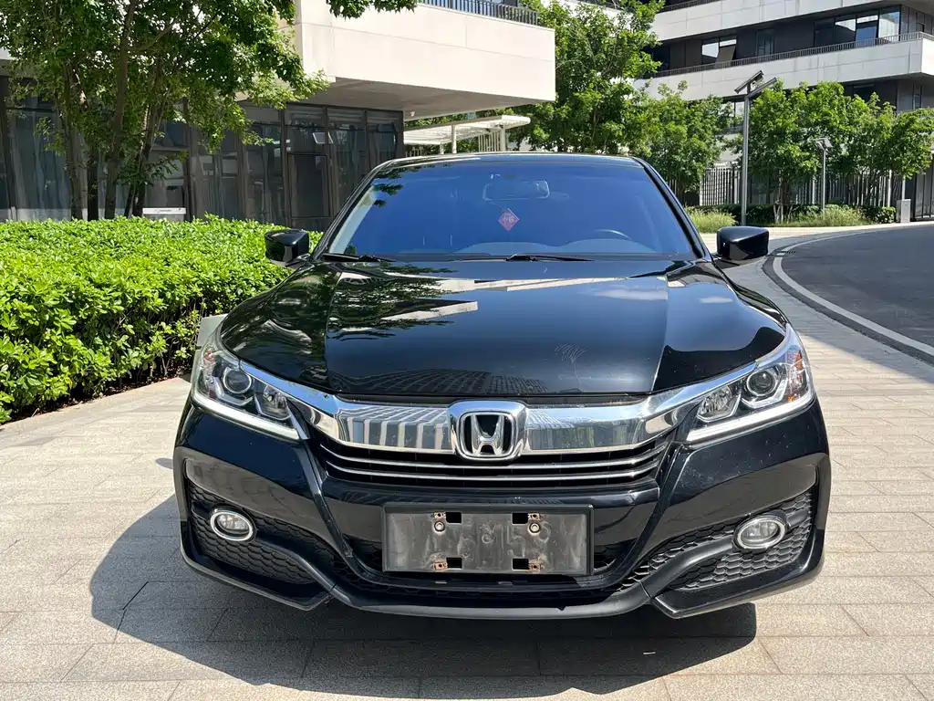 Honda Accord 2018 — фото 2
