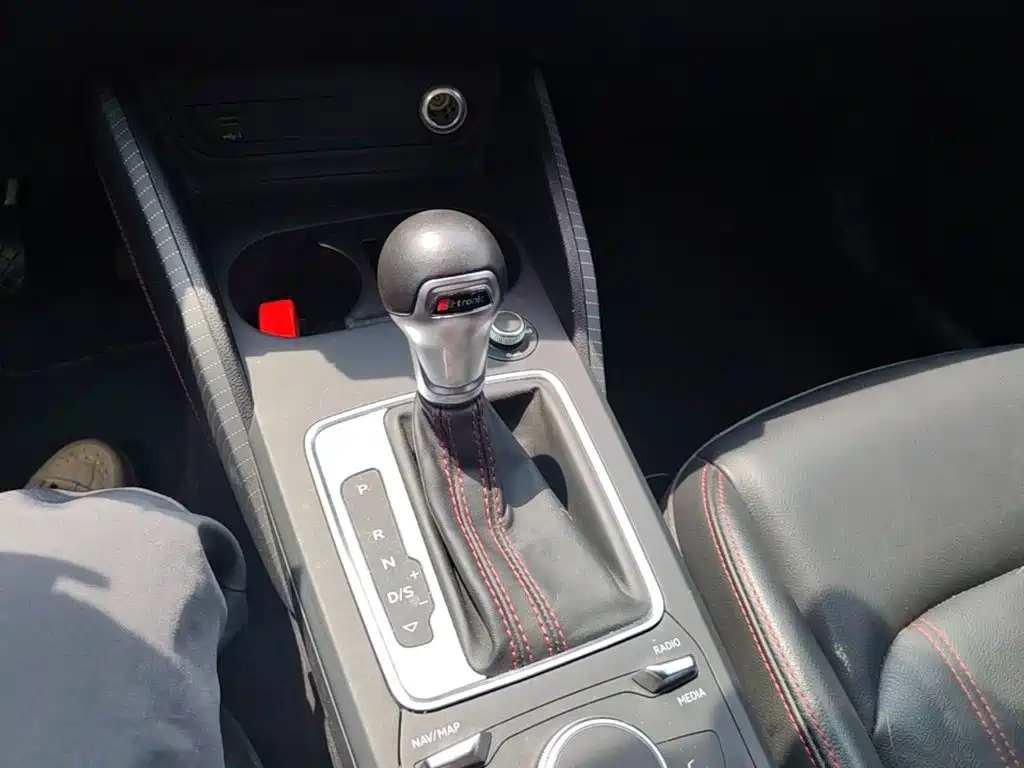 Audi Q2L 2023 — фото 19