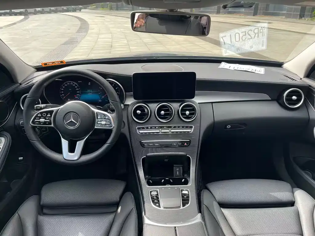Mercedes-Benz C-Class 2019 — фото 11