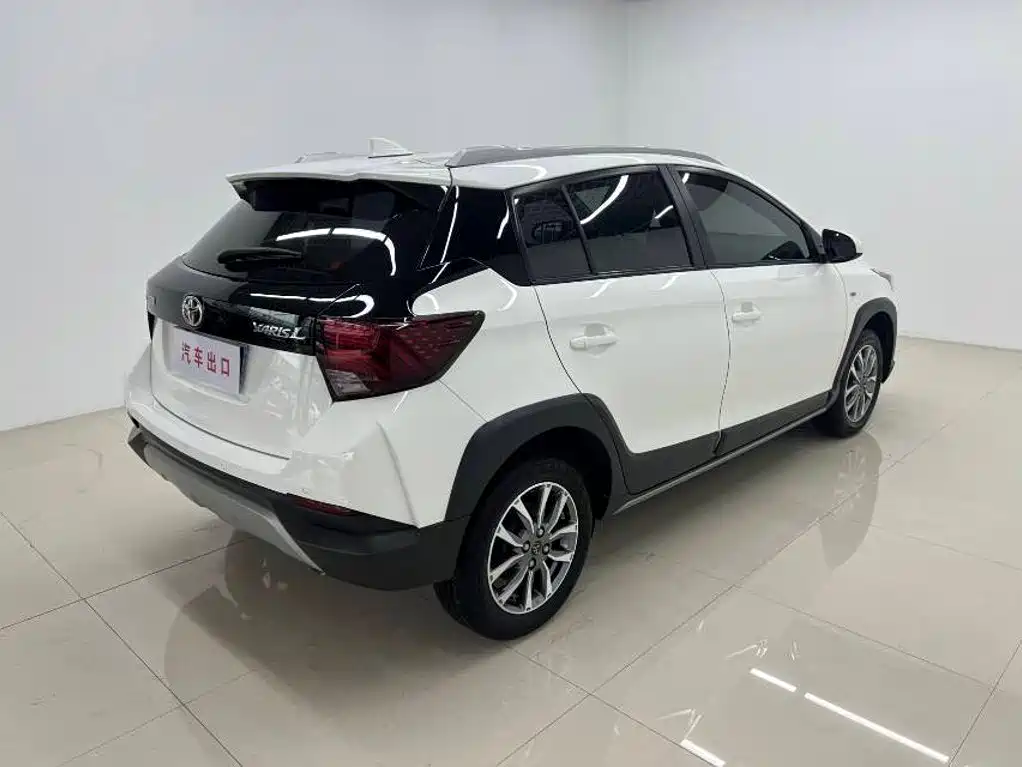 Toyota Yaris L 2022