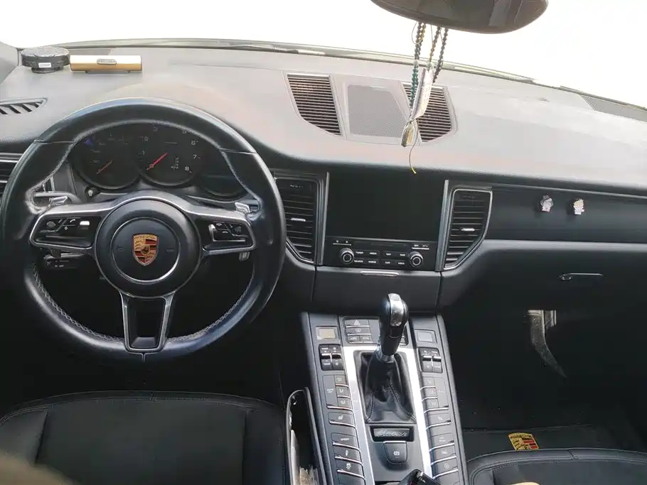 Porsche Macan 2016 — фото 12