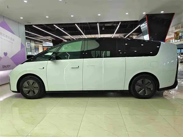 Li Auto MEGA 2025