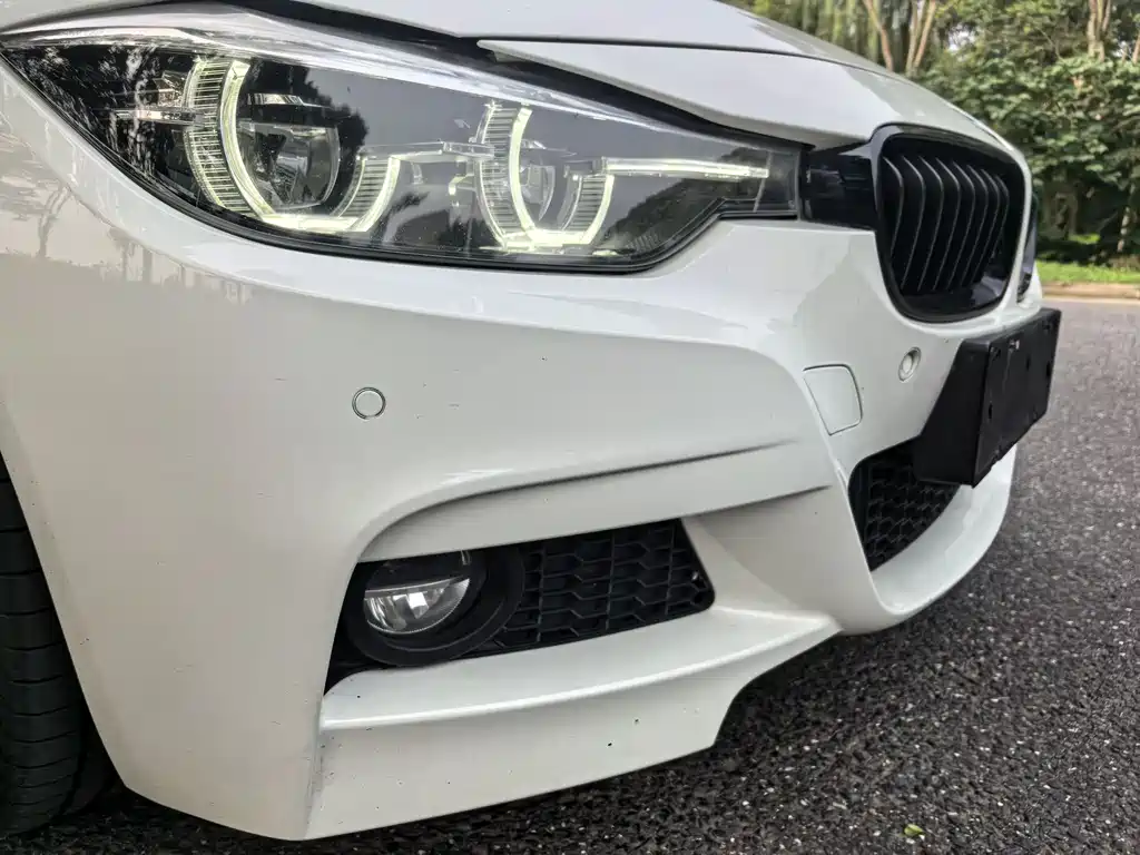 BMW 3 Series 2018 — фото 16