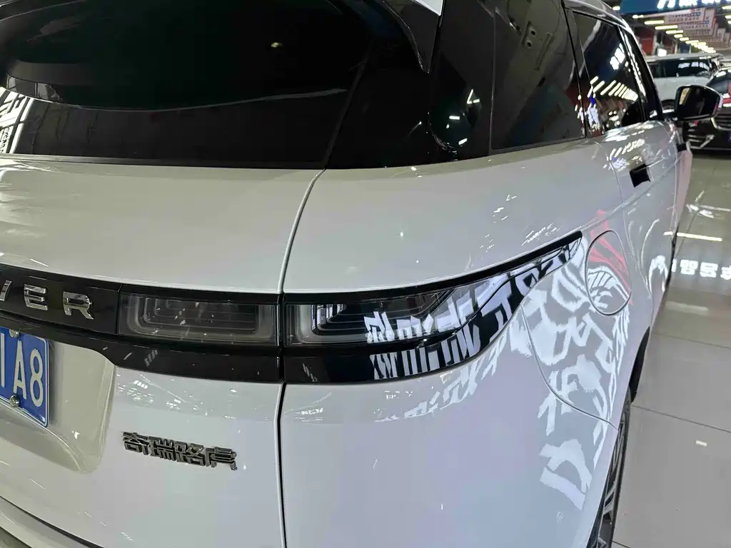 Land Rover Range Rover Evoque 2023 — фото 20