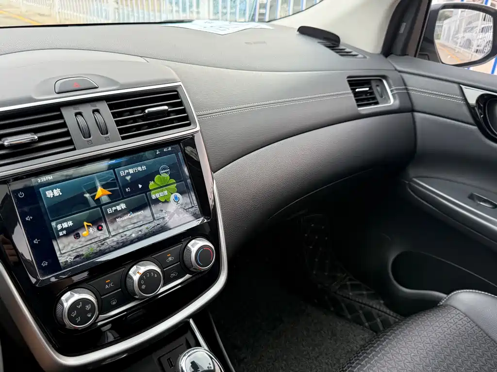 Nissan Tiida 2019 — фото 16