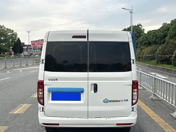 Changan Crossstar V5 EV 2025