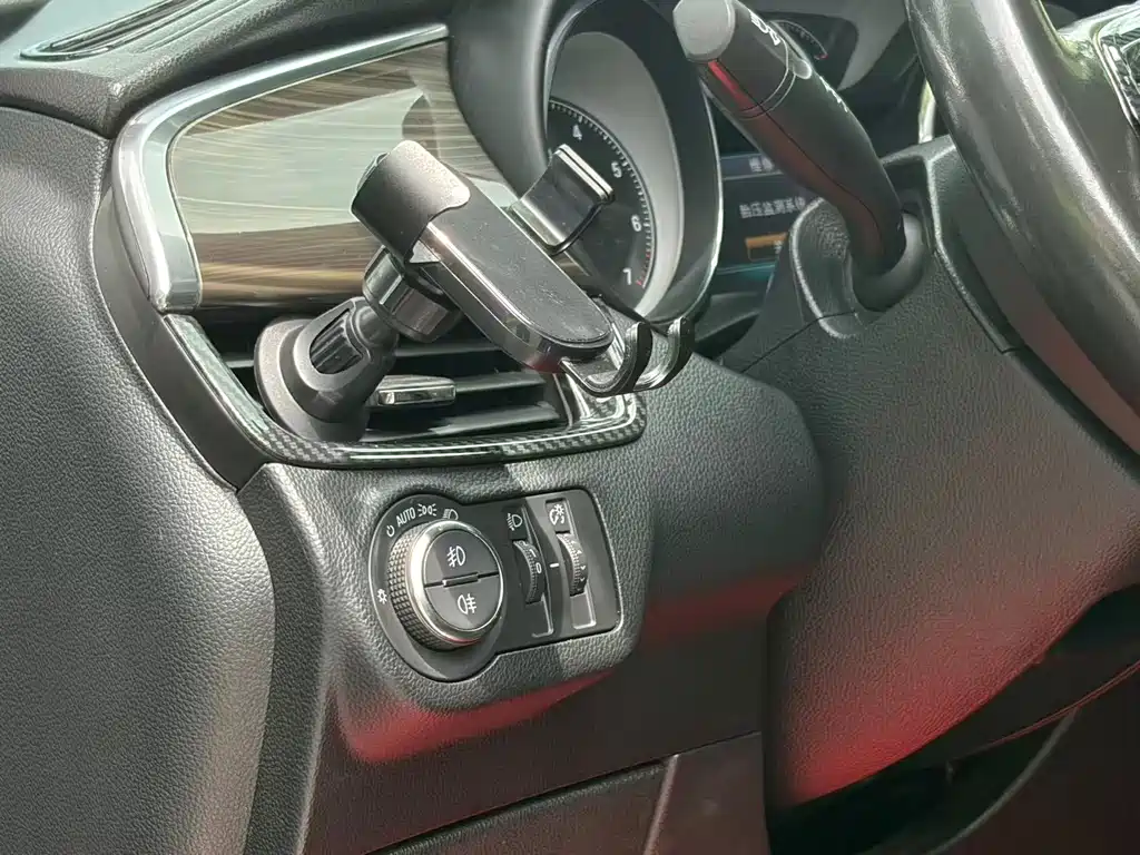 Buick Envision Plus 2018 — фото 13